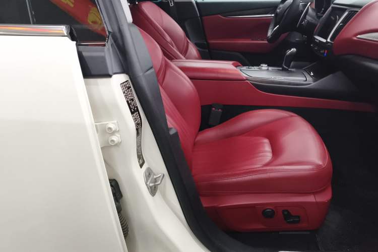Used Maserati Levante 2016 3.0T Standard Edition Right Front Seat