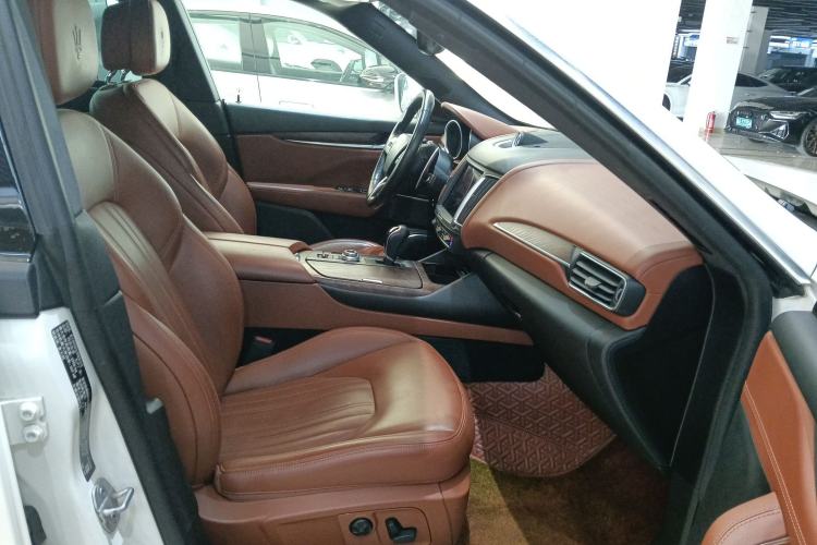 Used Maserati Levante 2016 3.0T Standard Edition Right Front Seat