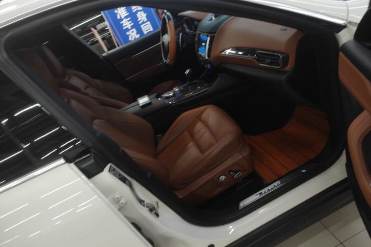 Used Maserati Levante 2016 3.0T Standard Edition Right Front Seat