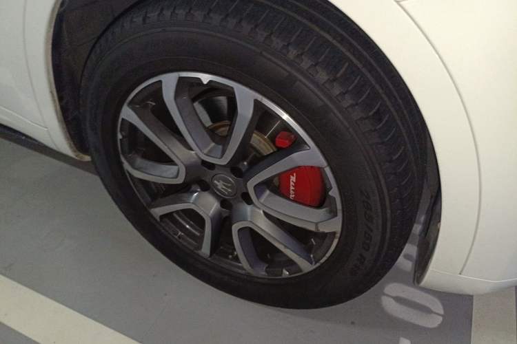 Used Maserati Levante 2016 3.0T Standard Edition Right Front Wheel Hub