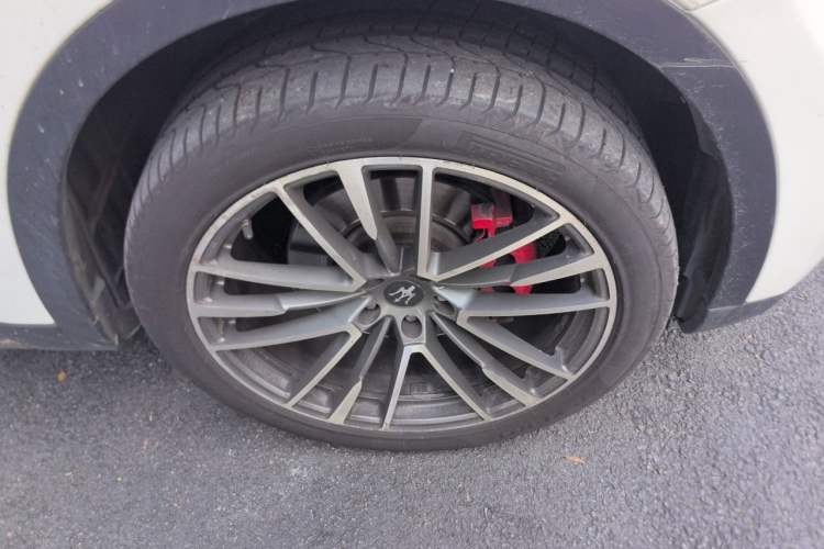 Used Maserati Levante 2016 3.0T Standard Edition Right Front Wheel Hub