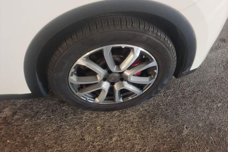 Used Maserati Levante  Right Front Wheel Hub