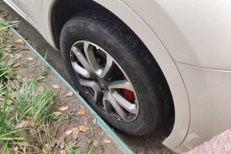 Used Maserati Levante 2016 3.0T Standard Edition Right Front Wheel Hub