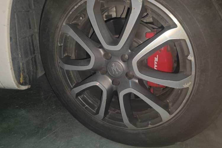 Used Maserati Levante 2016 3.0T Standard Edition Right Front Wheel Hub