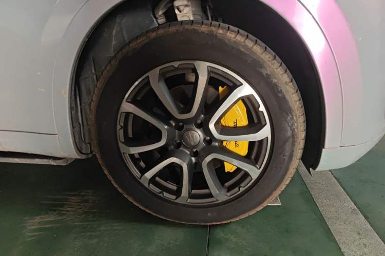 Used Maserati Levante 2016 3.0T Standard Edition Right Front Wheel Hub