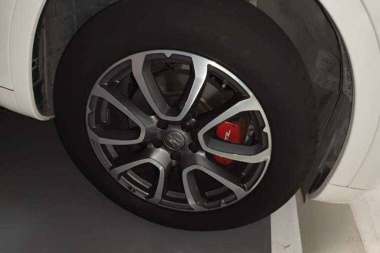 Used Maserati Levante 2016 3.0T Standard Edition Right Front Wheel Hub