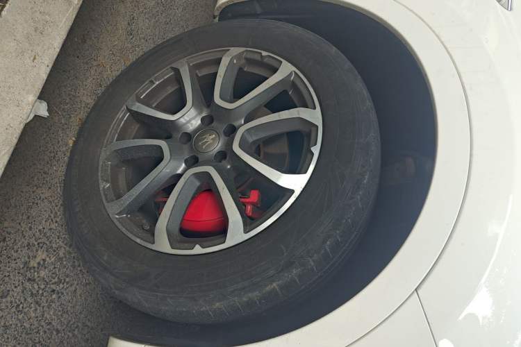 Used Maserati Levante 2016 3.0T Standard Edition Right Front Wheel Hub
