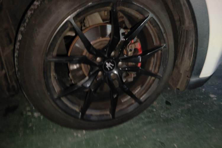 Used Maserati Levante 2016 3.0T Standard Edition Right Front Wheel Hub