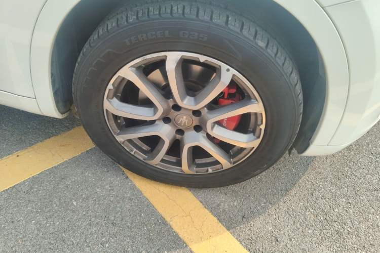 Used Maserati Levante 2016 3.0T Standard Edition Right Front Wheel Hub