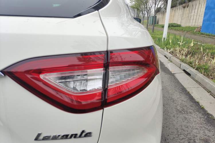 Used Maserati Levante 2016 3.0T Standard Edition Right Rear Taillight