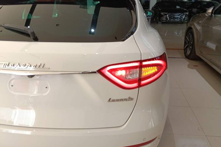 Used Maserati Levante 2016 3.0T Standard Edition Right Rear Taillight