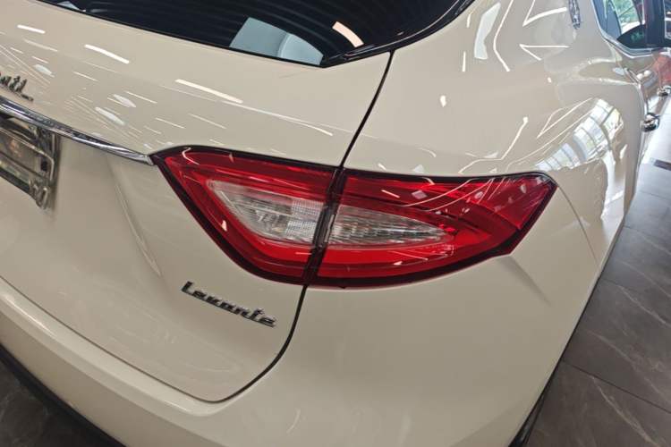Used Maserati Levante 2016 3.0T Standard Edition Right Rear Taillight