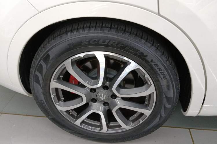 Used Maserati Levante 2016 3.0T Standard Edition Right Rear Wheel Hub