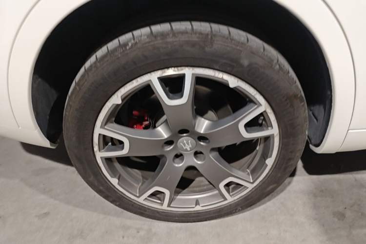Used Maserati Levante 2016 3.0T Standard Edition Right Rear Wheel Hub