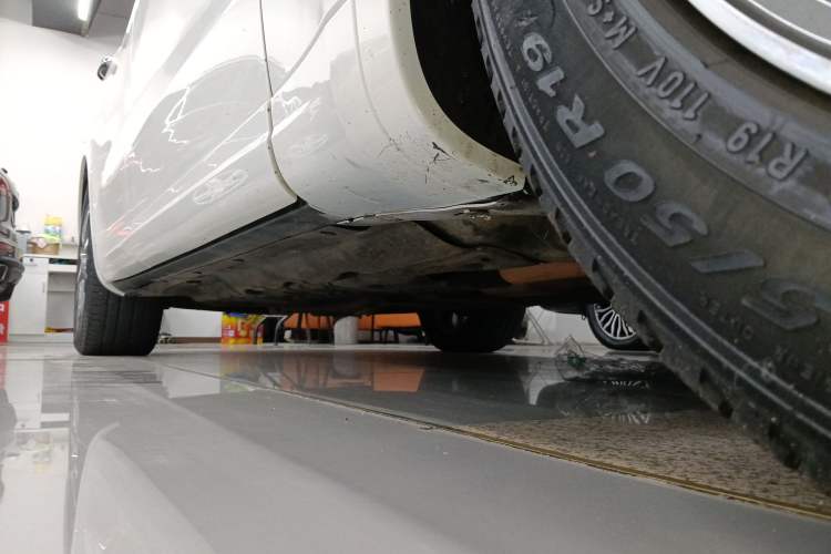 Used Maserati Levante 2016 3.0T Standard Edition Right Side Sill