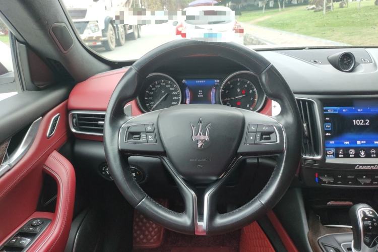 Used Maserati Levante 2016 3.0T Standard Edition Steering Wheel