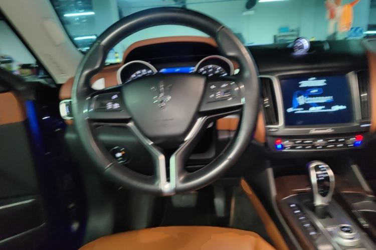Used Maserati Levante 2016 3.0T Standard Edition Steering Wheel