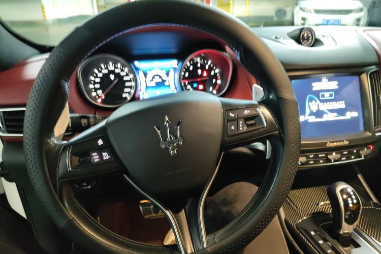 Used Maserati Levante 2016 3.0T Standard Edition Steering Wheel
