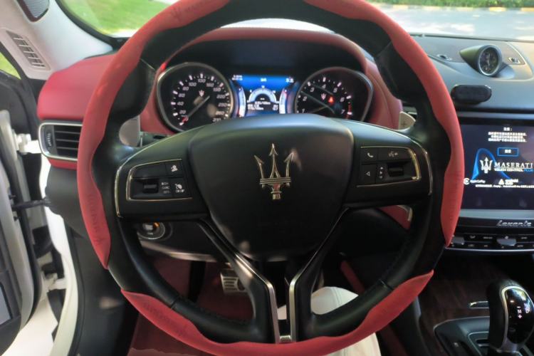 Used Maserati Levante 2016 3.0T Standard Edition Steering Wheel