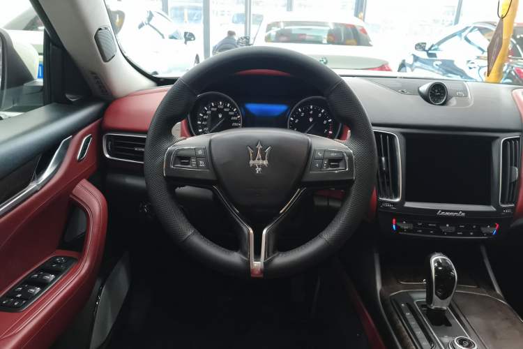 Used Maserati Levante 2016 3.0T Standard Edition Steering Wheel
