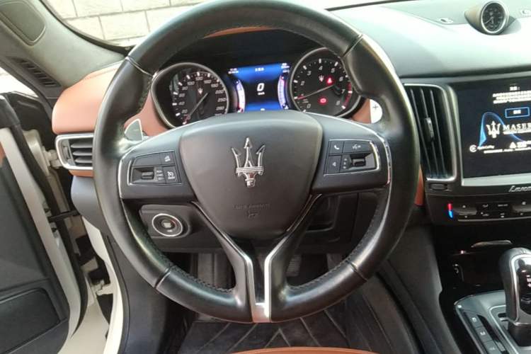 Used Maserati Levante 2016 3.0T Standard Edition Steering Wheel