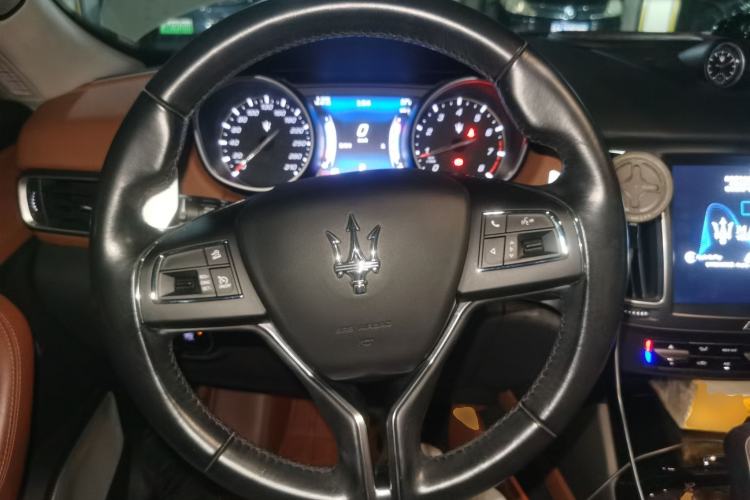 Used Maserati Levante 2016 3.0T Standard Edition Steering Wheel