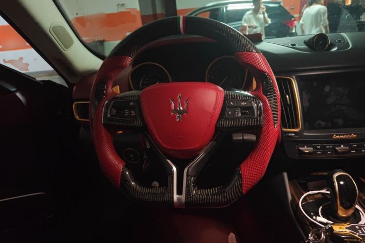 Used Maserati Levante 2016 3.0T Standard Edition Steering Wheel