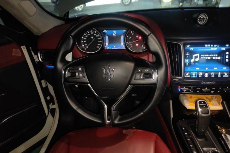 Used Maserati Levante 2016 3.0T Standard Edition Steering Wheel