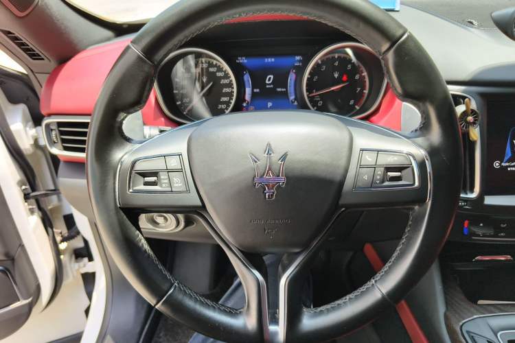 Used Maserati Levante 2016 3.0T Standard Edition Steering Wheel