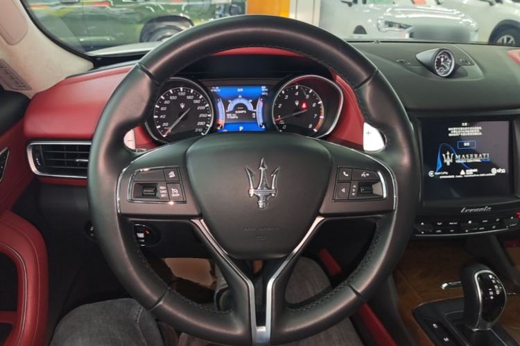 Used Maserati Levante 2016 3.0T Standard Edition Steering Wheel