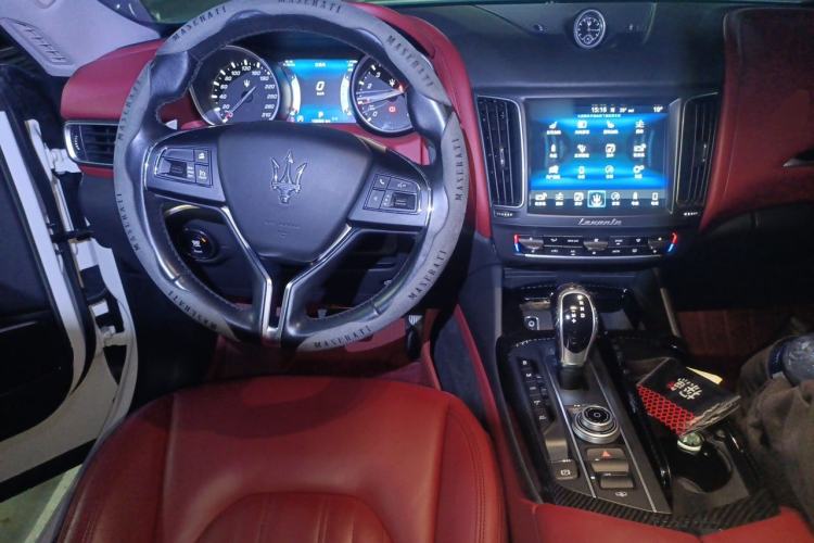 Used Maserati Levante 2016 3.0T Standard Edition Steering Wheel