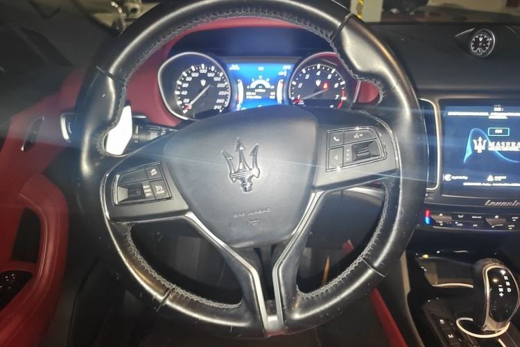 Used Maserati Levante 2016 3.0T Standard Edition Steering Wheel