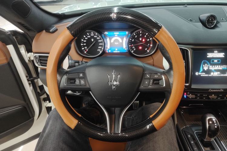 Used Maserati Levante 2016 3.0T Standard Edition Steering Wheel