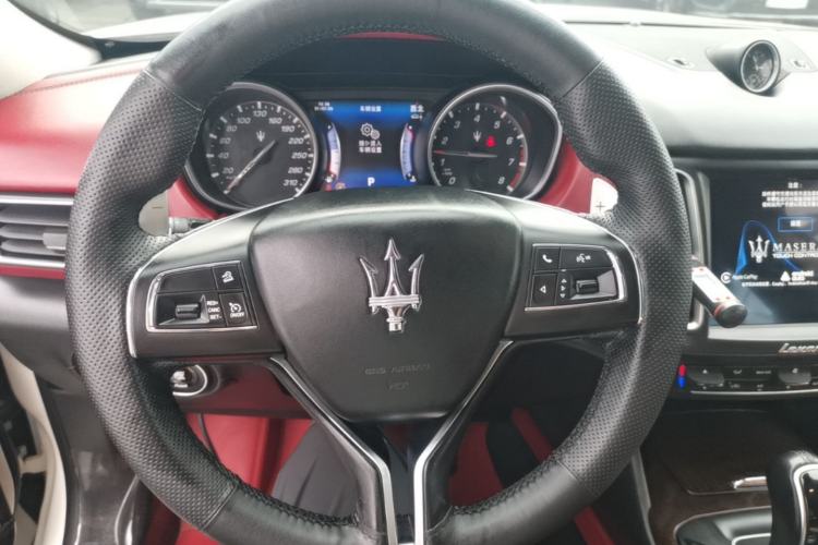 Used Maserati Levante 2016 3.0T Standard Edition Steering Wheel