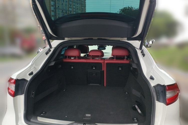 Used Maserati Levante 2016 3.0T Standard Edition Trunk