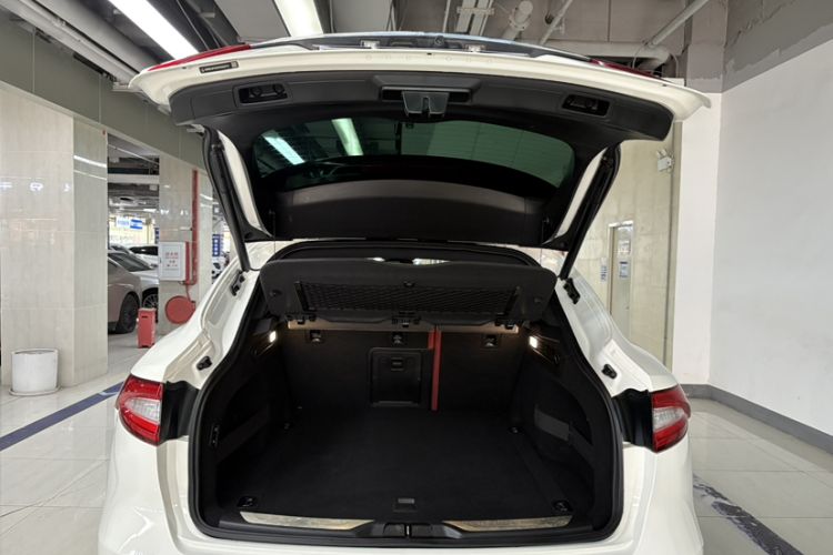 Used Maserati Levante 2016 3.0T Standard Edition Trunk