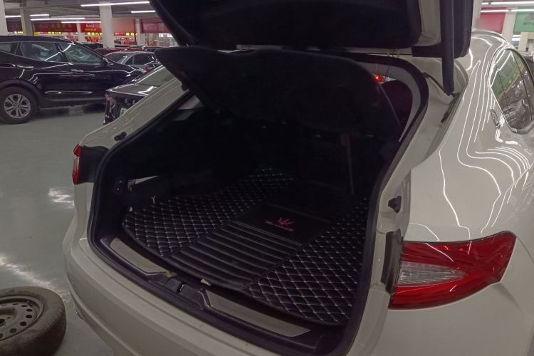 Used Maserati Levante 2016 3.0T Standard Edition Trunk