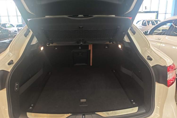 Used Maserati Levante 2016 3.0T Standard Edition Trunk