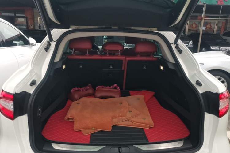 Used Maserati Levante 2016 3.0T Standard Edition Trunk