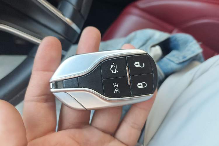 Used Maserati Levante 2016 3.0T Standard Edition Vehicle Key