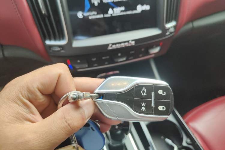 Used Maserati Levante 2016 3.0T Standard Edition Vehicle Key