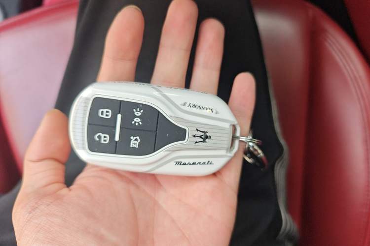 Used Maserati Levante 2016 3.0T Standard Edition Vehicle Key