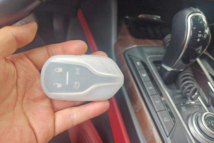 Used Maserati Levante 2016 3.0T Standard Edition Vehicle Key