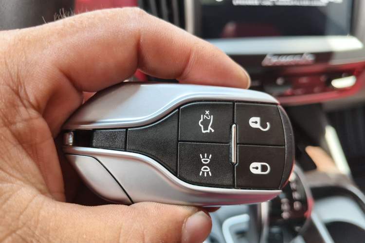 Used Maserati Levante 2016 3.0T Standard Edition Vehicle Key