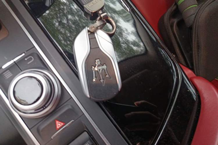 Used Maserati Levante 2016 3.0T Standard Edition Vehicle Key