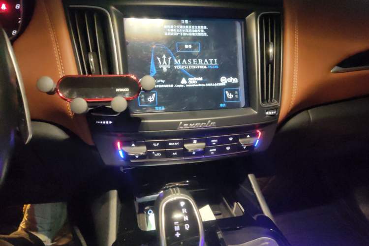 Used Maserati Levante 2016 3.0T Standard Edition Audio And AC Panel