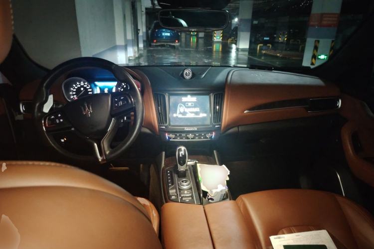 Used Maserati Levante 2016 3.0T S Standard Model Center Console