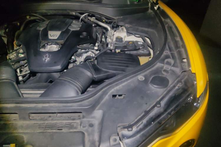 Used Maserati Levante 2016 3.0T Standard Edition Engine Bay Left