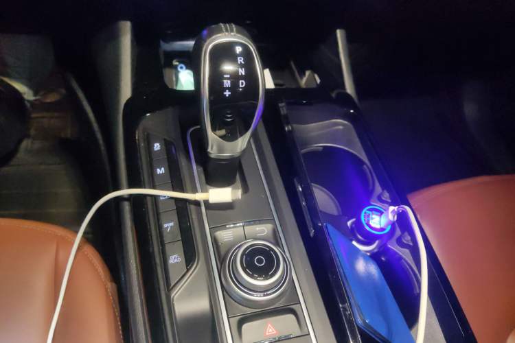 Used Maserati Levante 2016 3.0T Standard Edition Gear Lever