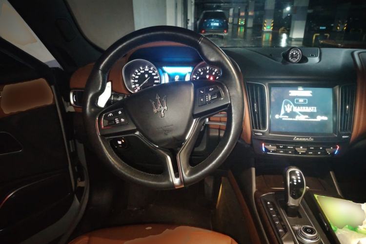 Used Maserati Levante 2016 3.0T S Standard Model Steering Wheel